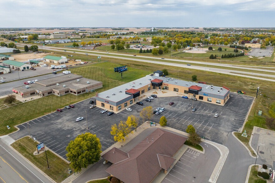 More Photos Of 1802-1838 Commerce Dr, North Mankato Freestanding For Lease