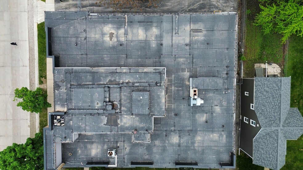 More Photos Of 2125 W Kilbourn Ave, Milwaukee Apartments For Sale