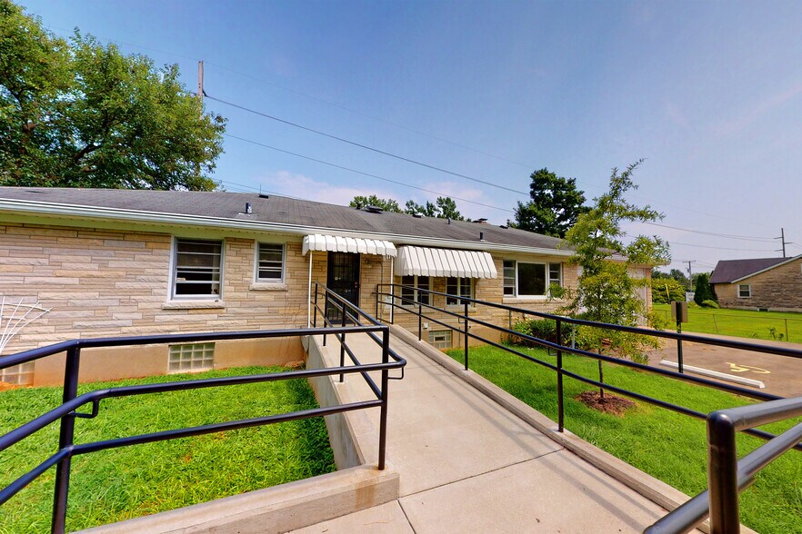 More Photos Of 9212 Preston Hwy, Louisville Office For Sale
