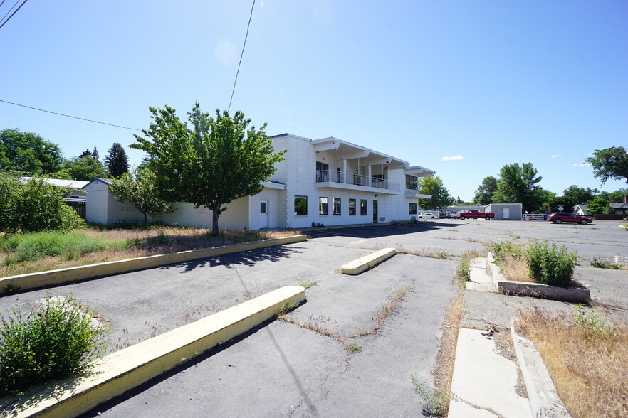 More Photos Of 403 W University Way, Ellensburg Hotel For Sale