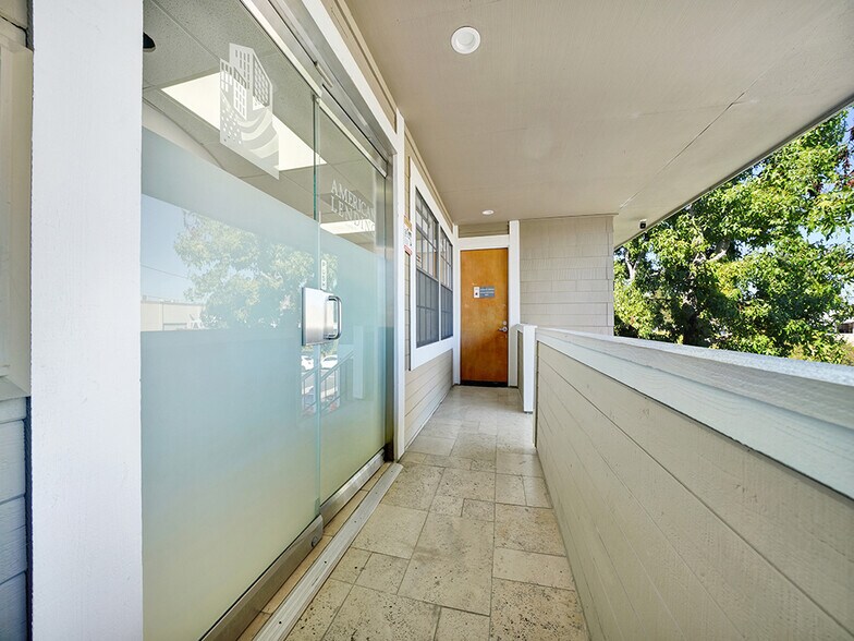 More Photos Of 2900 Bristol St, Costa Mesa Office For Sale