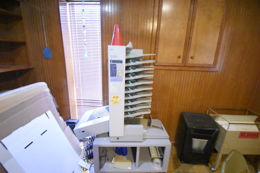 More Photos Of 630 Kentucky St, South Houston Office For Sale