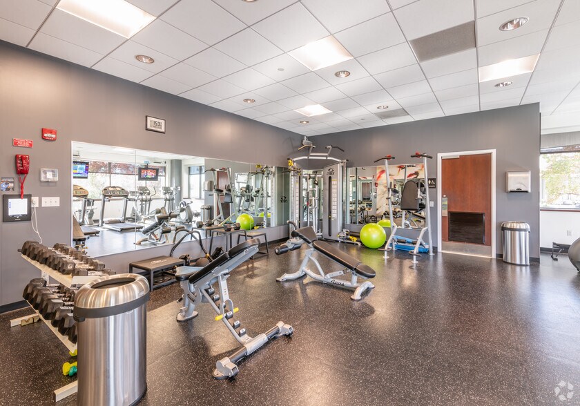 More Photos Of 1 Cabot Rd, Medford Office For Lease