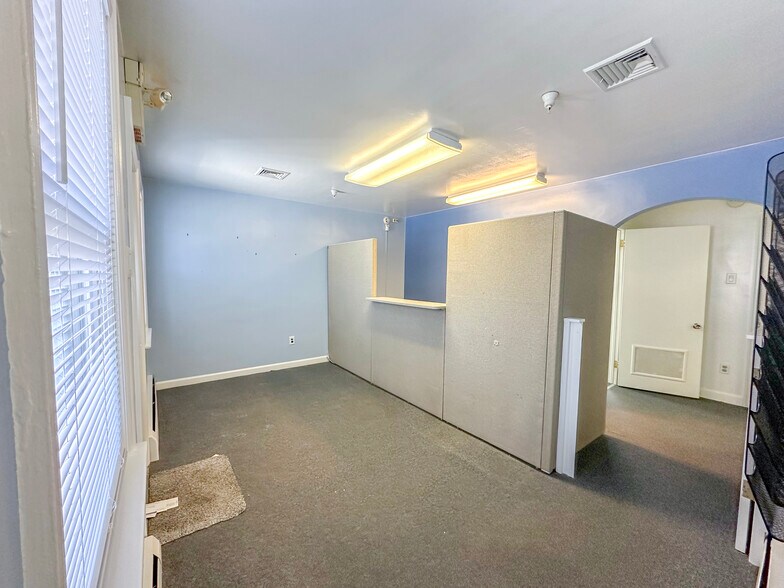 More Photos Of 1201 Easton Rd, Roslyn Medical For Lease