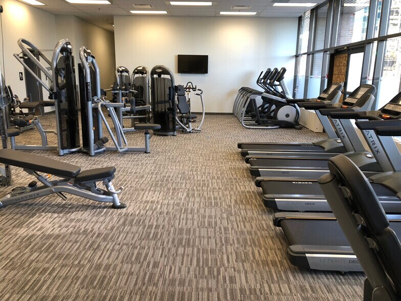 More Photos Of 940-950 6th Ave SW, Calgary Office For Sale