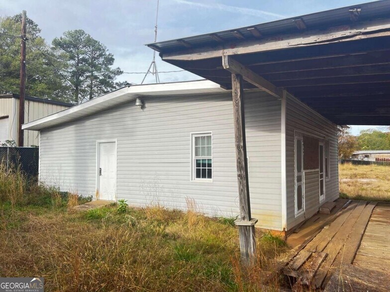 Primary Photo Of 320 N Aycock St, Carrollton Office For Sale