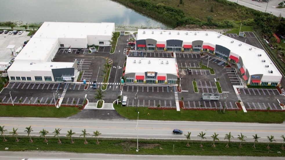More Photos Of 13115 W Okeechobee Rd, Hialeah Storefront Retail Office For Lease