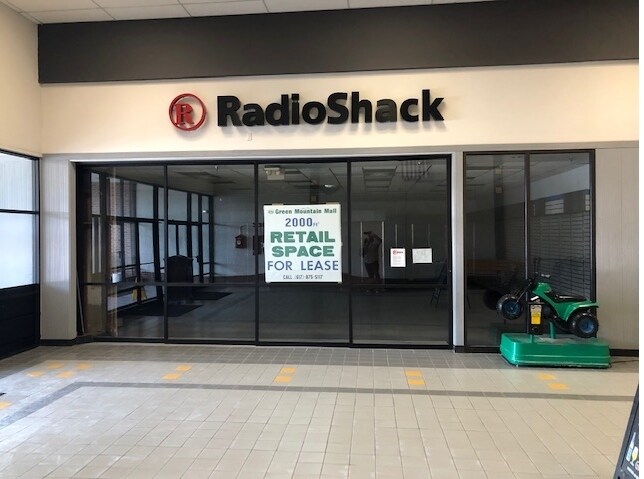 More Photos Of 1996-2000 Memorial Dr, Saint Johnsbury Storefront For Lease