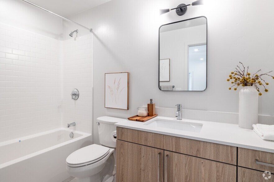 More Photos Of 2550 W Targee St, Boise Apartments For Sale