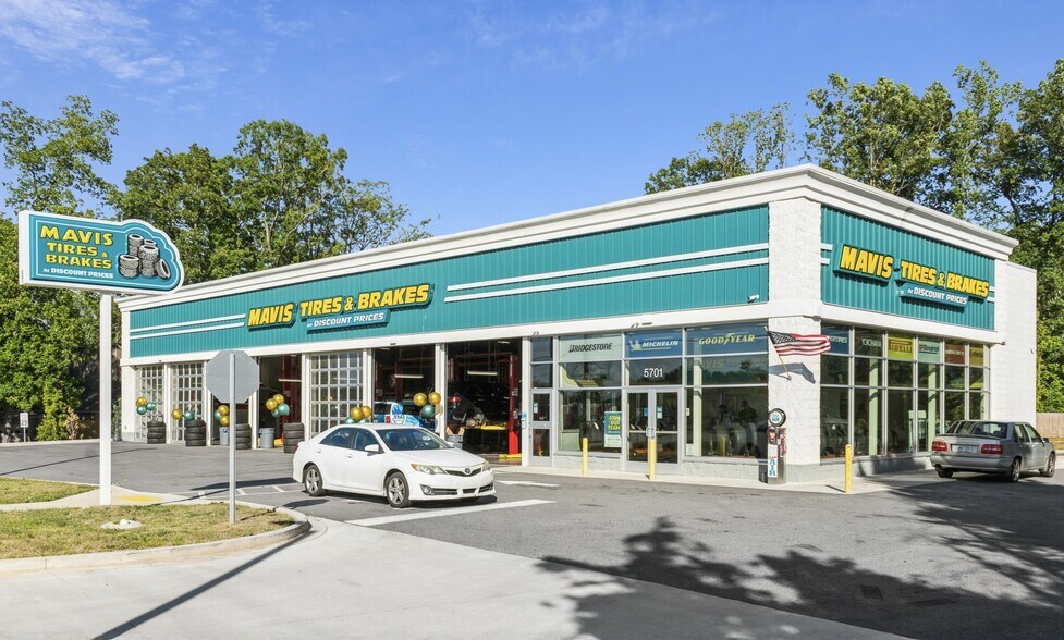 Primary Photo Of 5701 W Gate City Blvd, Greensboro Auto Repair For Sale