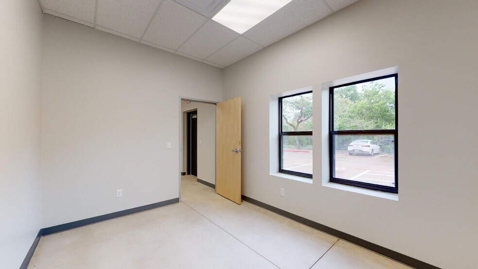 More Photos Of 1501 Leander Dr, Leander Warehouse For Lease