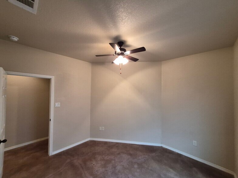 More Photos Of 698 Saengerhalle Rd, New Braunfels Apartments For Sale