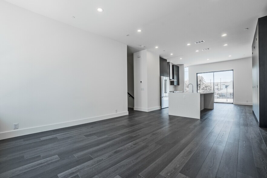 More Photos Of 4322 Roseland Ave, Dallas Apartments For Sale