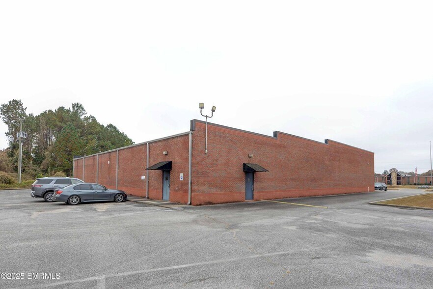More Photos Of 2000 Highway 19 N, Meridian Office For Sale