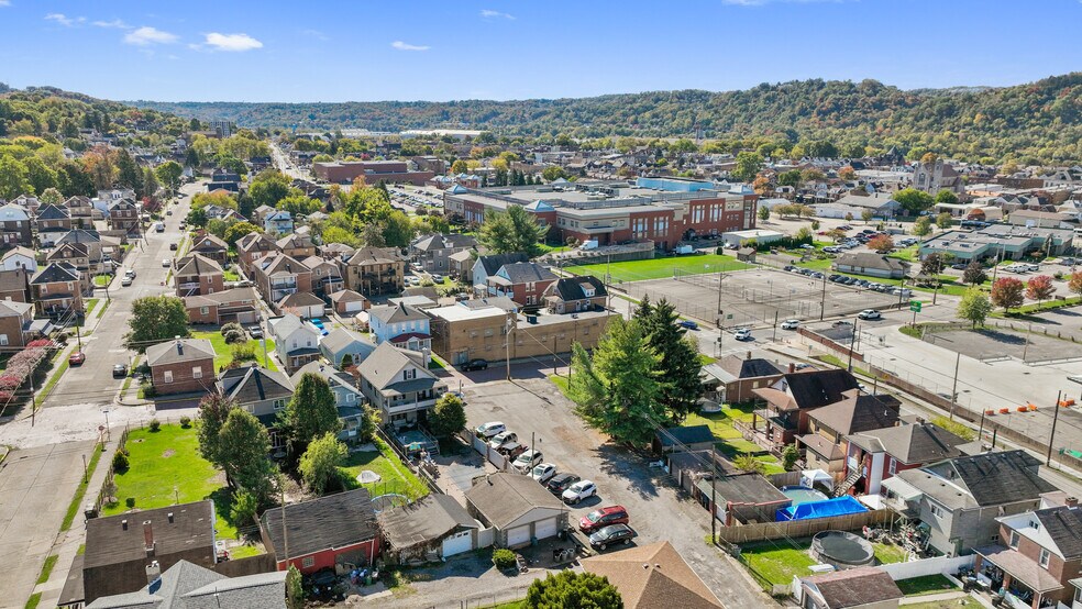 More Photos Of 1098 Duss Ave, Ambridge Restaurant For Sale