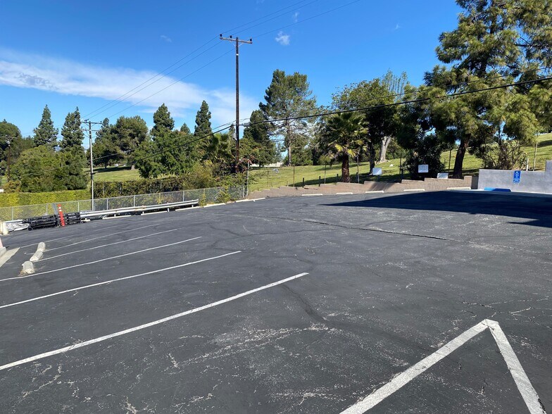 More Photos Of 11264 Playa Ct, Culver City Light Distribution For Lease