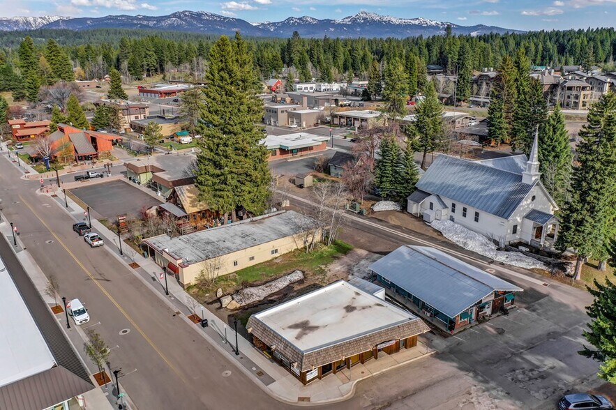 More Photos Of 903 1st St, McCall General Retail For Sale