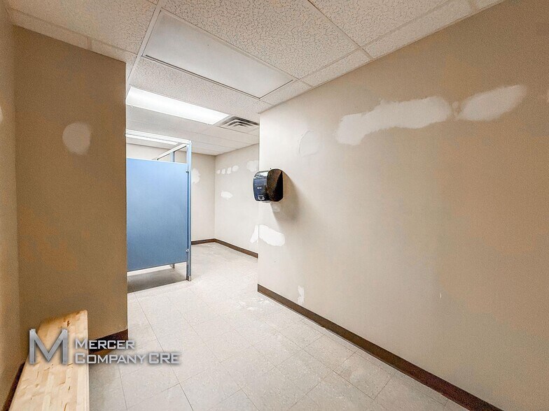 More Photos Of 3613-3621 S Moulton Dr, Oklahoma City Service For Lease