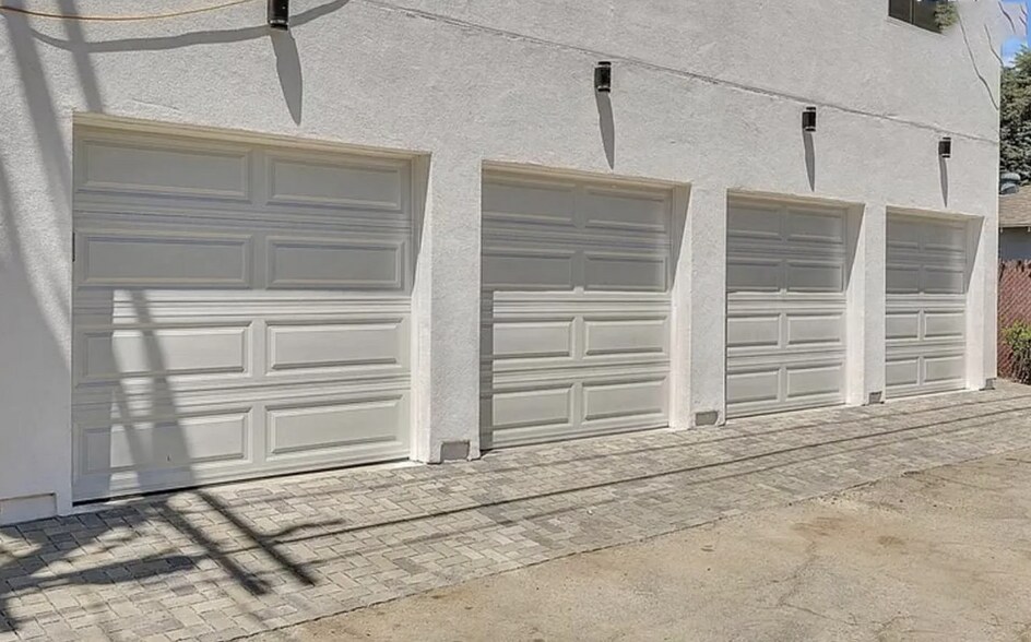 More Photos Of 5750 Kester Ave, Van Nuys Apartments For Sale