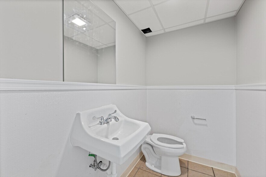 More Photos Of 325 Bridge St, Old Forge Manufacturing For Lease