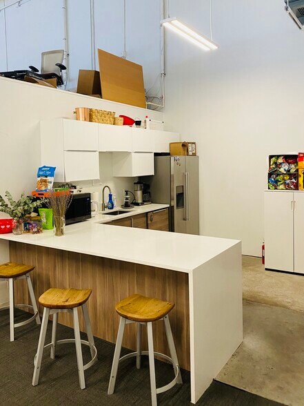 More Photos Of 2301 E Riverside Dr, Austin Unknown For Lease