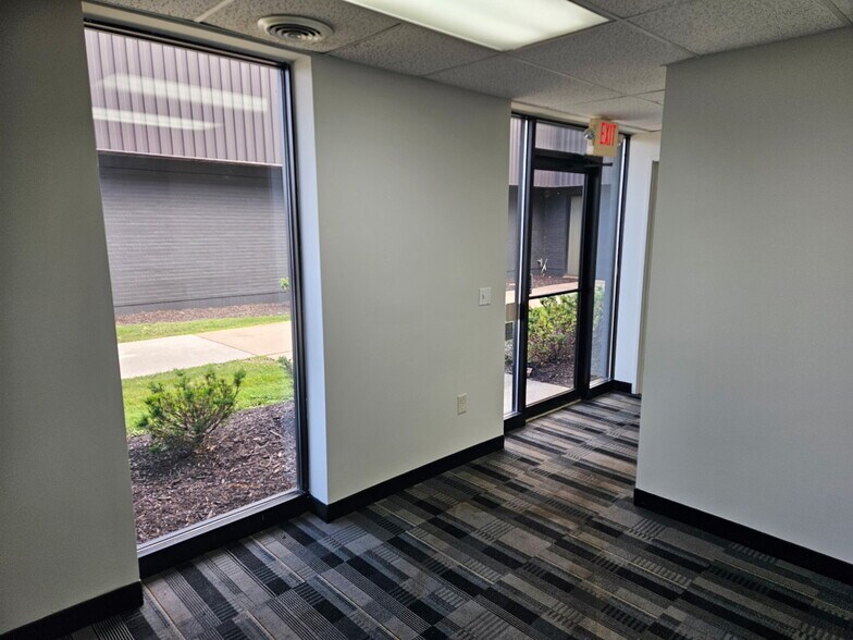 More Photos Of 28702-28722 Wall St, Wixom Warehouse For Lease