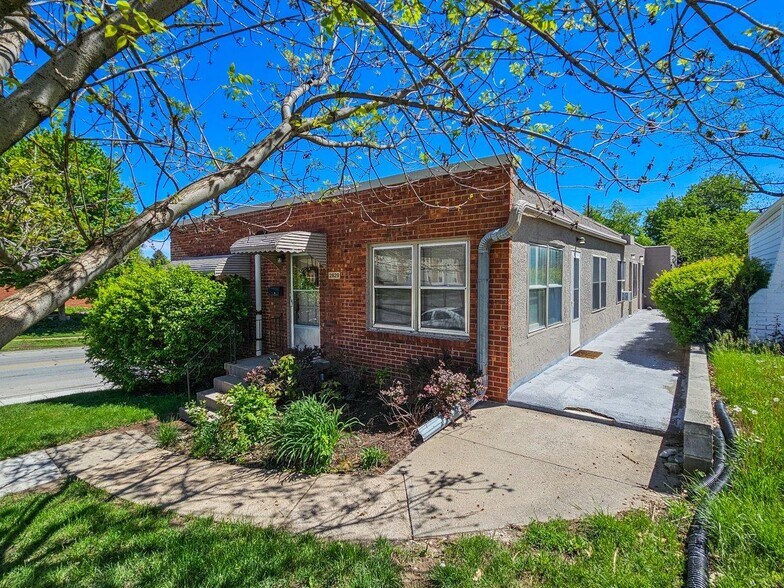 More Photos Of 6605 Maple St, Omaha Office For Lease