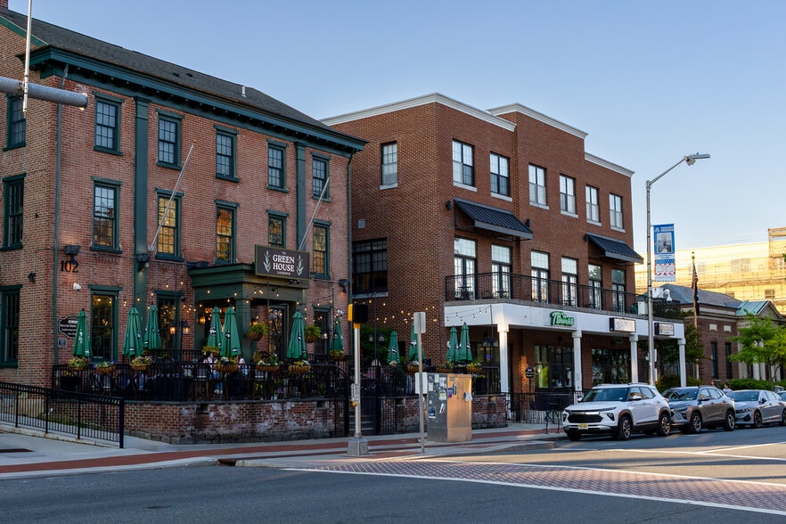 More Photos Of 118 New London Rd, Newark Apartments For Sale