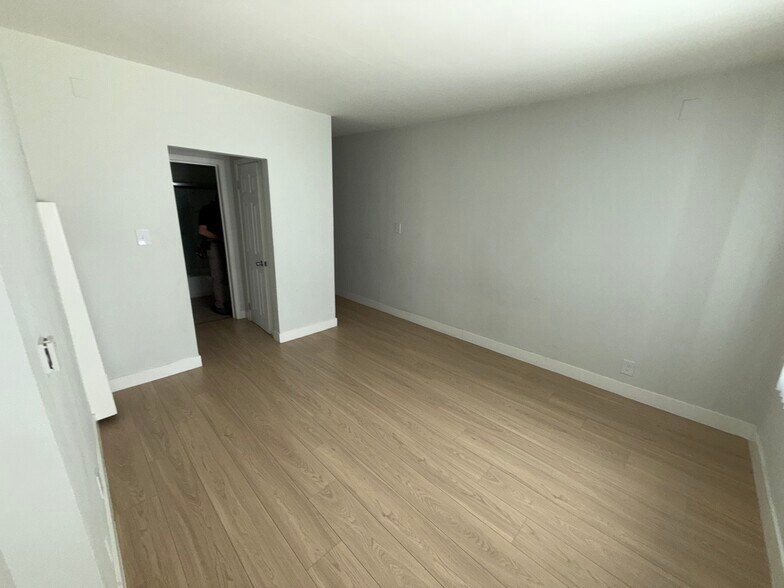 More Photos Of 627 Coronado Ter, Los Angeles Apartments For Sale