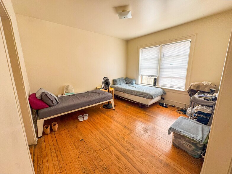 More Photos Of 7349 N Damen Ave, Chicago Apartments For Sale