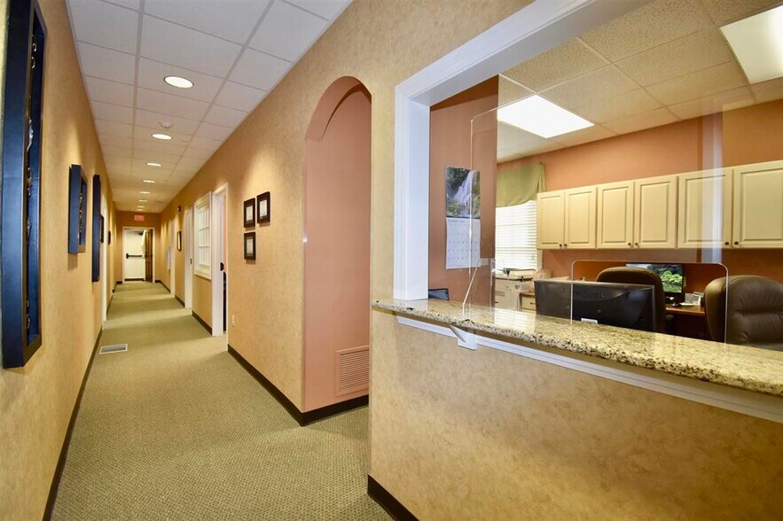 More Photos Of 209 Oil Well Rd, Jackson Healthcare For Lease