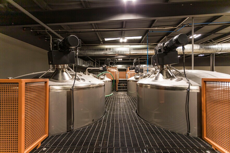 More Photos Of 2100 Watterson Trl, Louisville Warehouse For Sale