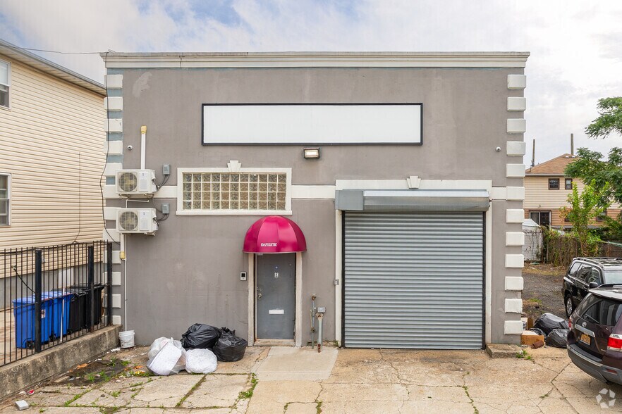 More Photos Of 146-19 228th St, Springfield Gardens Warehouse For Sale