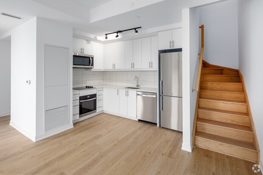 More Photos Of 9 Croham Rd, Toronto Apartments For Lease