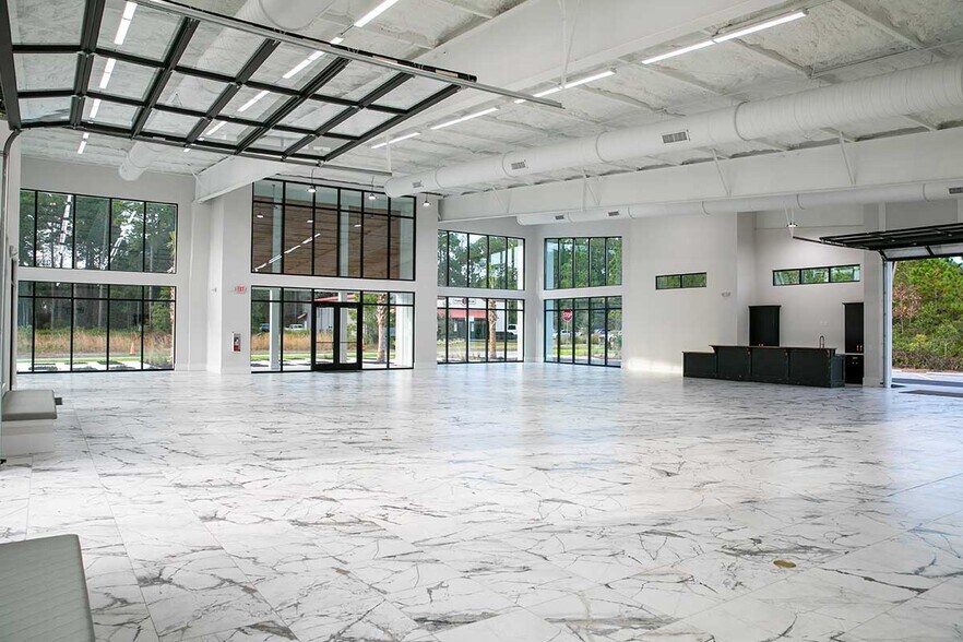 More Photos Of 119 Persimmon St, Bluffton Freestanding For Lease