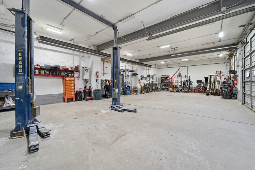 More Photos Of 14-16 S Wycombe Ave, Lansdowne Auto Repair For Sale