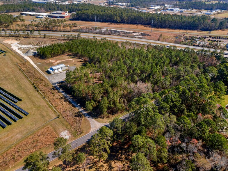More Photos Of 3464 Albany Ave, Waycross Service For Sale