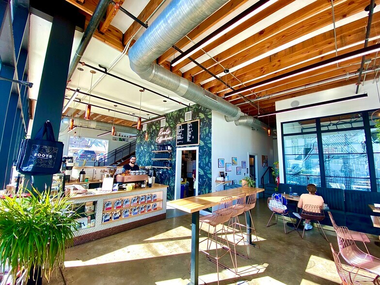 More Photos Of 400 Bryan Ave, Fort Worth Storefront Retail Office For Lease