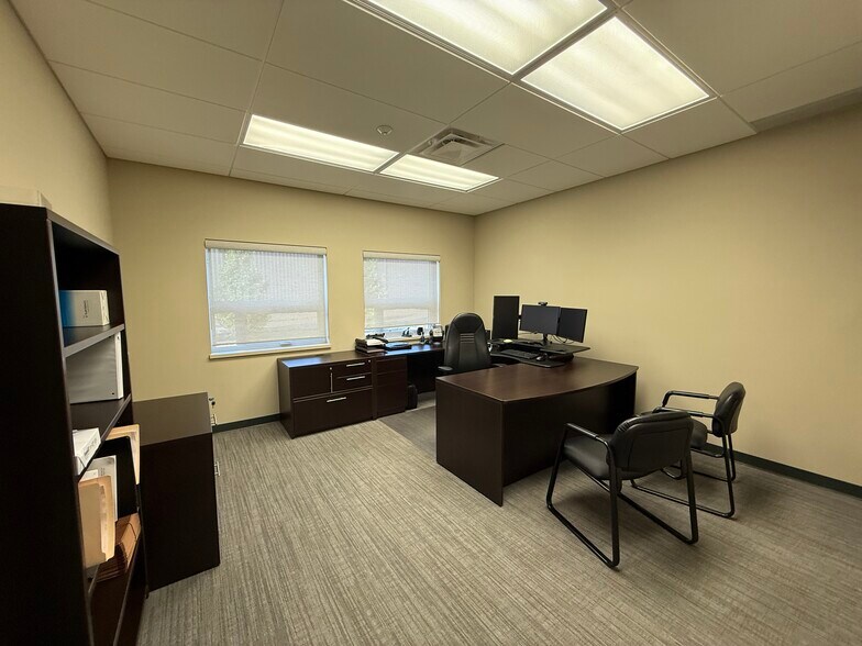 More Photos Of 518 Laura Av, Red Deer County Office For Sale