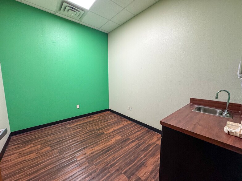 More Photos Of 2014 Ben Merritt Dr, Decatur Medical For Lease