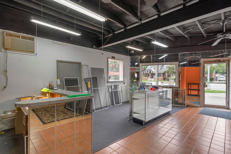 More Photos Of 32540 Utica Rd, Fraser Freestanding For Sale