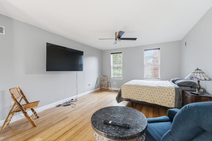 More Photos Of 720 I St SE, Washington Loft Creative Space For Lease