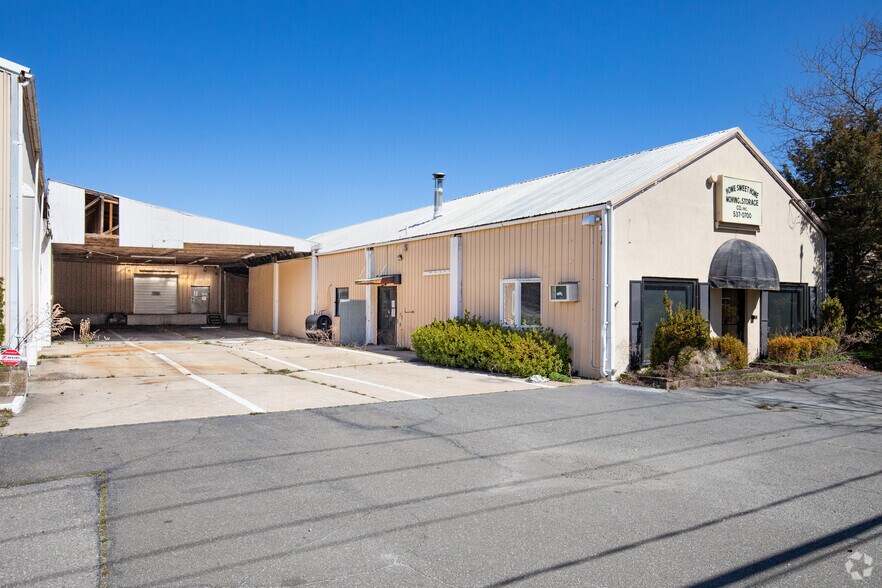 More Photos Of 342 Montauk Hwy, Wainscott Warehouse For Sale