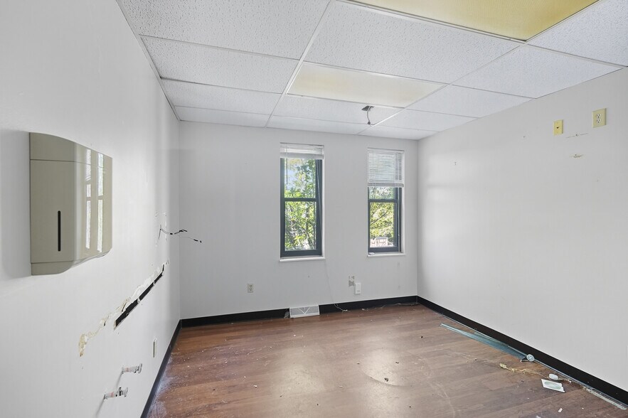 More Photos Of 9309-9319 Cincinnati-Columbus Rd, West Chester Office For Lease