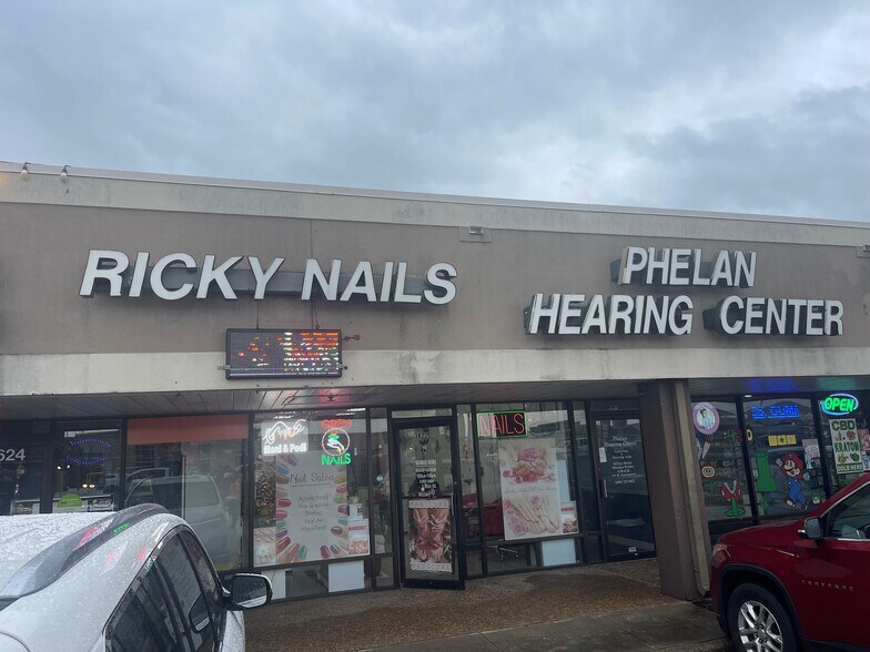 More Photos Of 3618 Highway 365, Nederland Freestanding For Lease