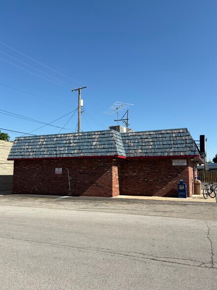 More Photos Of 301 N Michigan St, Plymouth Freestanding For Sale