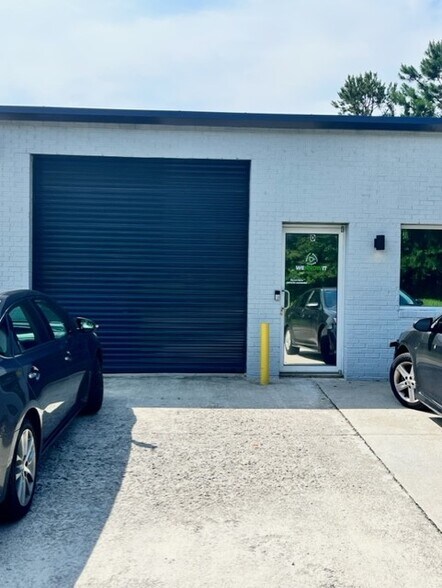 More Photos Of 2427 Hilton Way, Gainesville Warehouse For Lease
