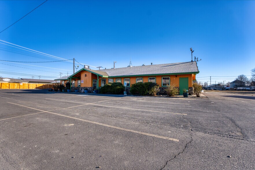 More Photos Of 410 Yakima Valley Hwy, Sunnyside General Retail For Sale