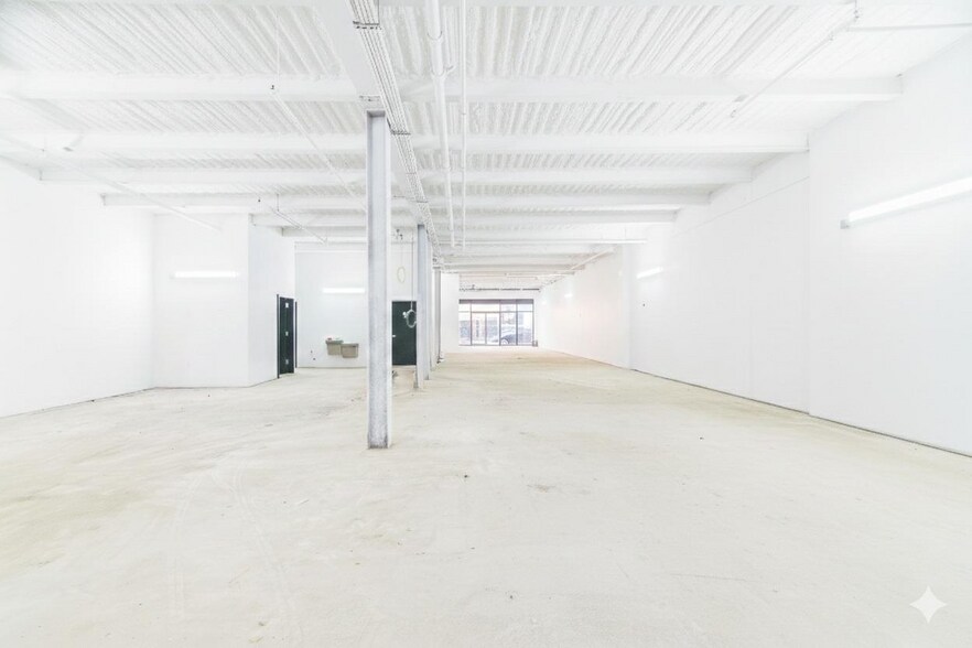 More Photos Of 196 Stanhope St, Brooklyn General Retail For Lease