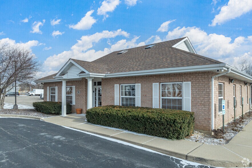 Primary Photo Of 70 McDonald Ave, Joliet Office For Sale